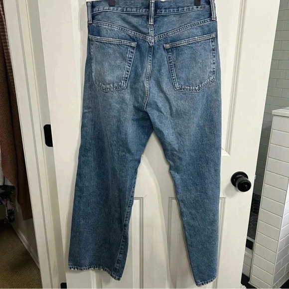 Like new viral Gap “90’s loose” jeans size 30. Worn twice. Button fly. Unisex - Picture 5 of 12